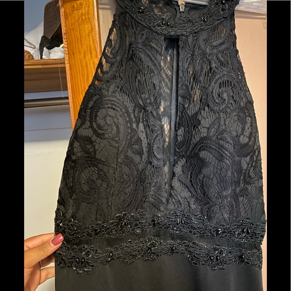 Gown - Picture 2 of 4